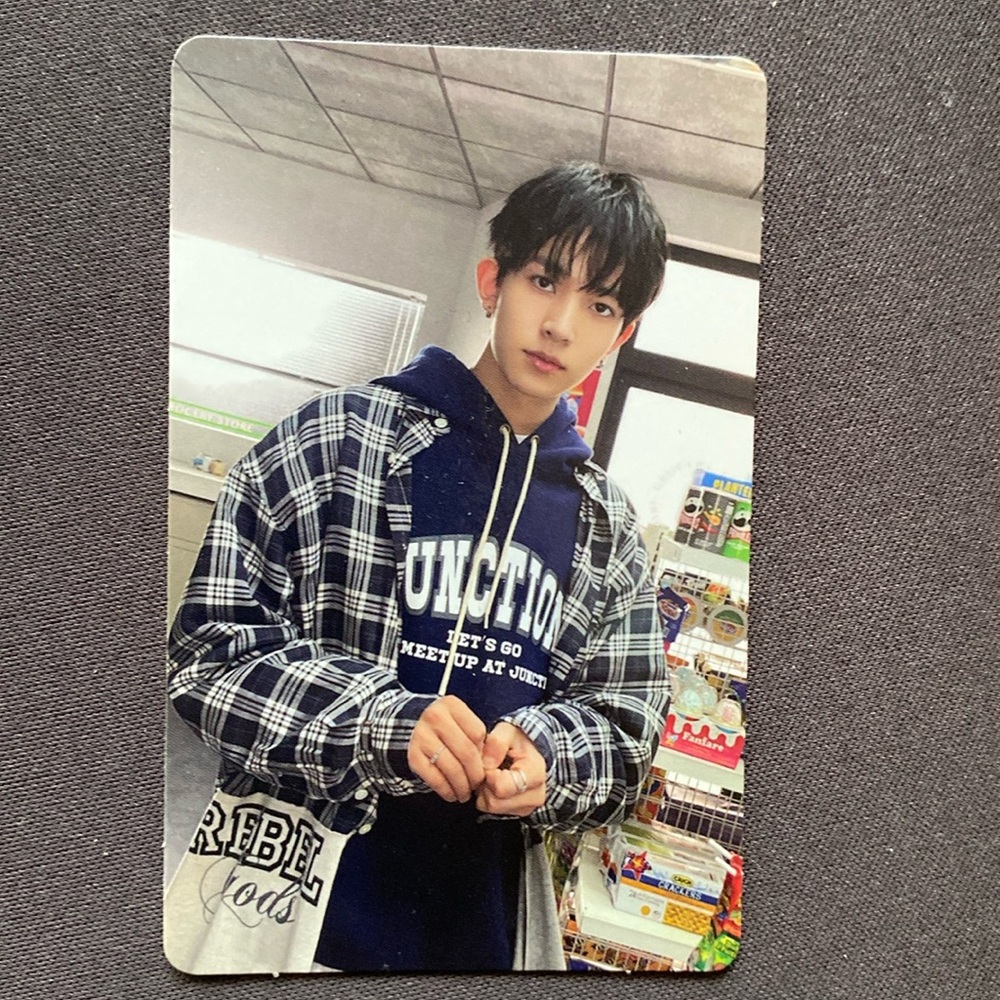 NWOT ENHYPEN Heeseung Photocard